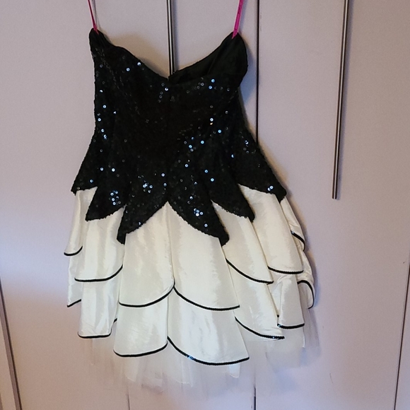 Betsey Johnson Special Occasion Dress Black Sequin - Picture 4 of 5